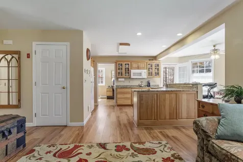 38 Mcintosh Way Greenland NH 03840