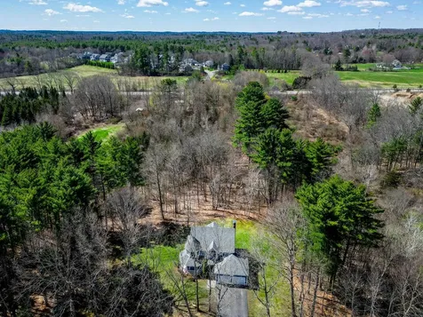 38 Mcintosh Way Greenland NH 03840