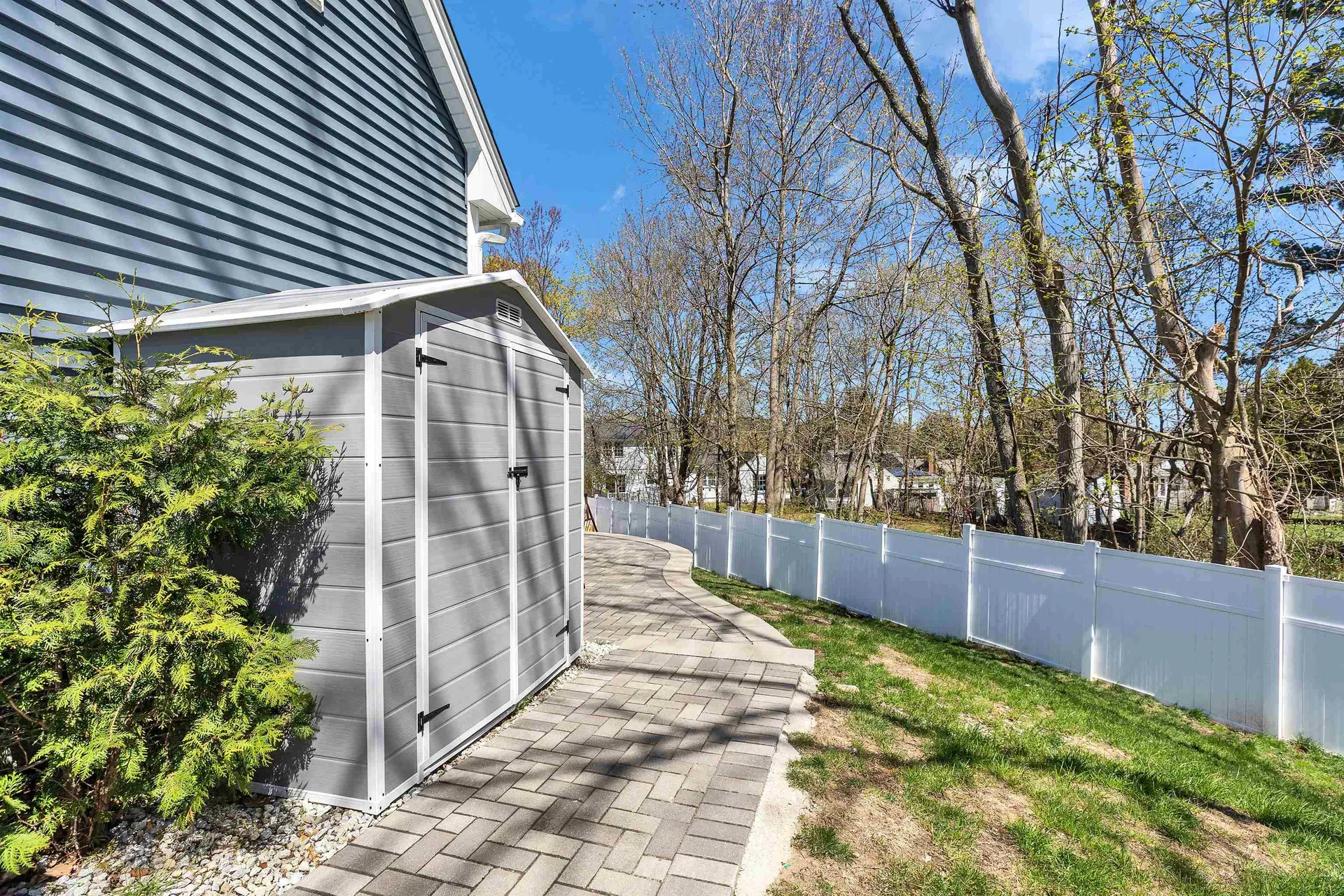 17 Wright Road Milford NH 03055