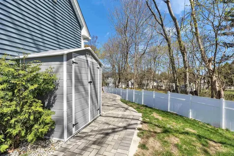 17 Wright Road Milford NH 03055
