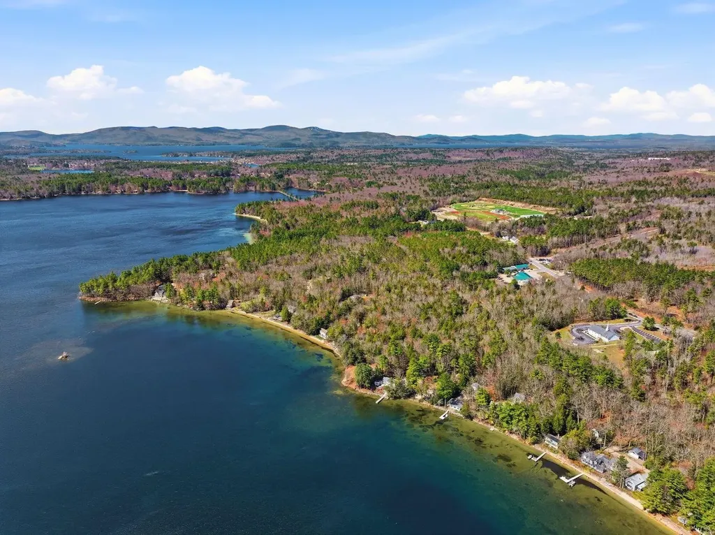 40 South Kenney Shore Wolfeboro NH 03894