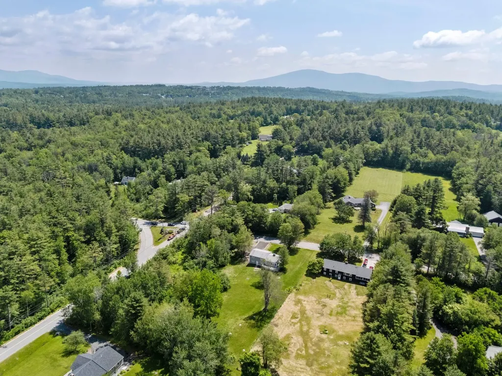 626 County Road New London NH 03257