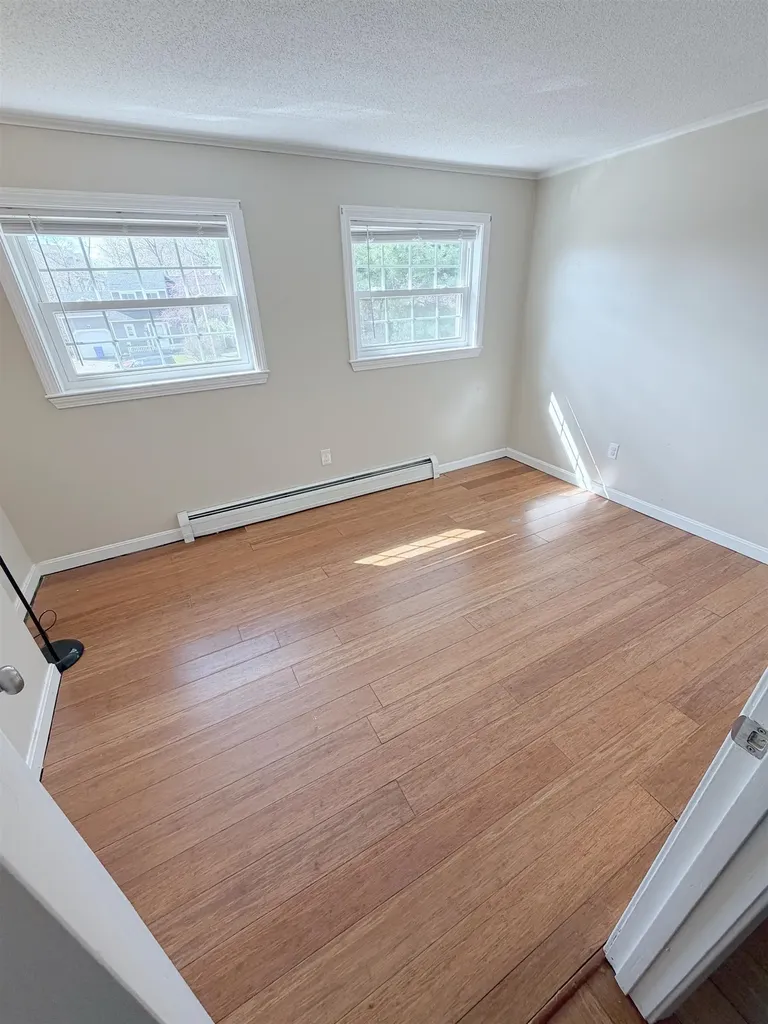 76 Ode Way Manchester NH 03103