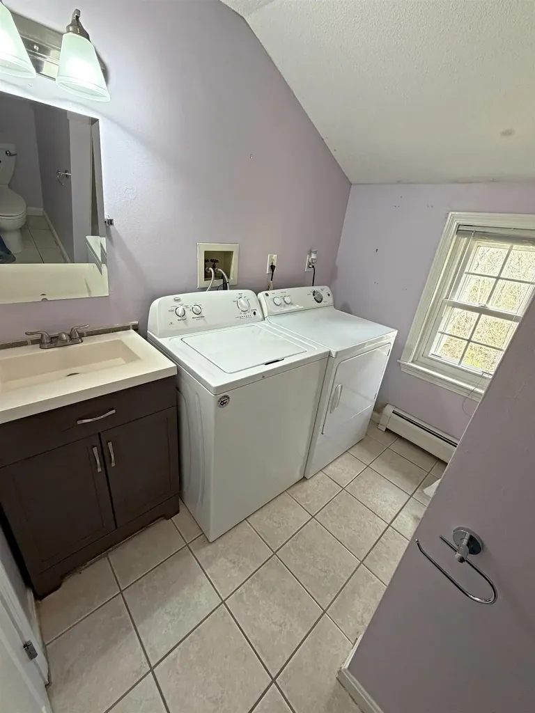 76 Ode Way Manchester NH 03103