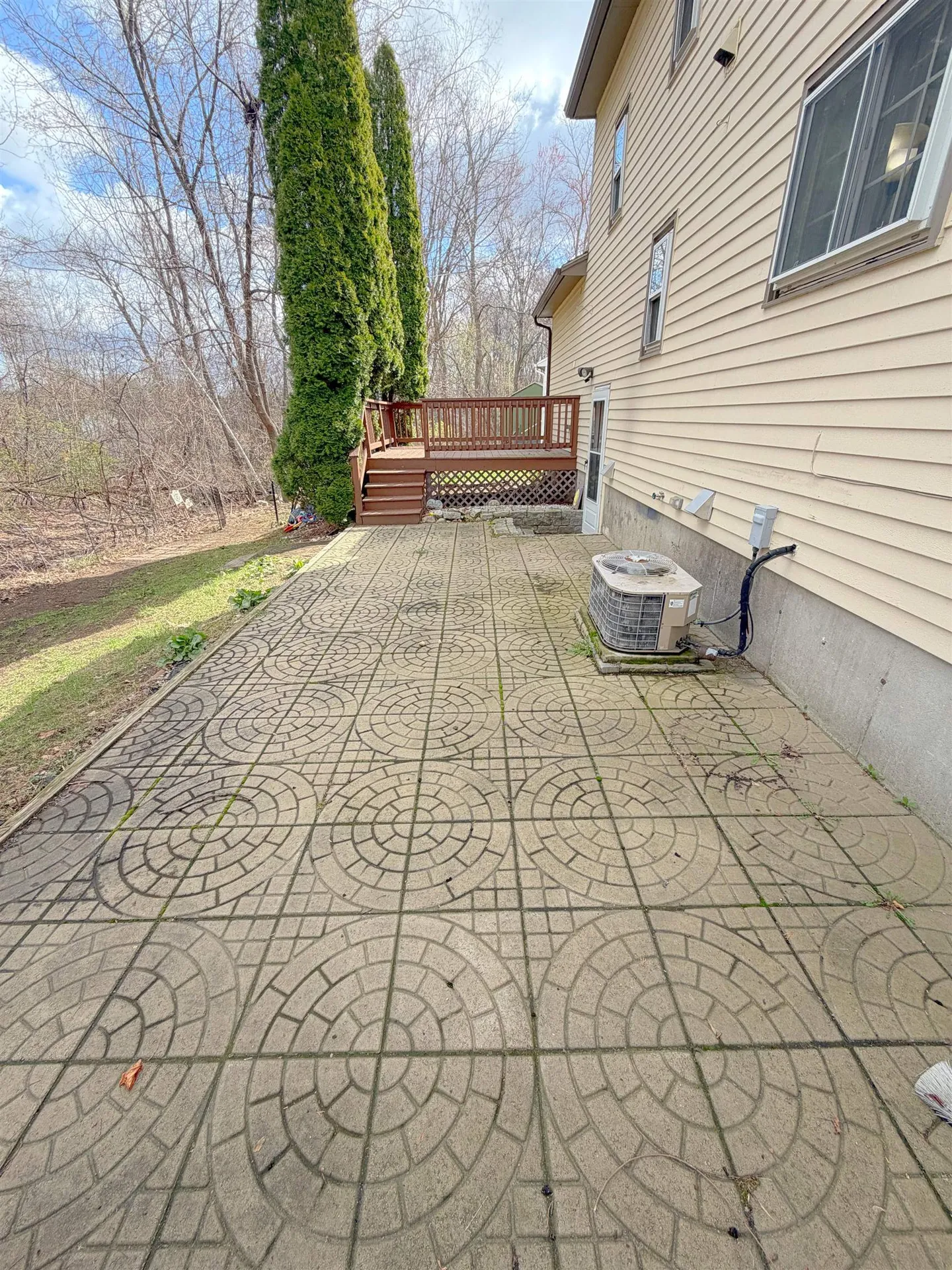 76 Ode Way Manchester NH 03103