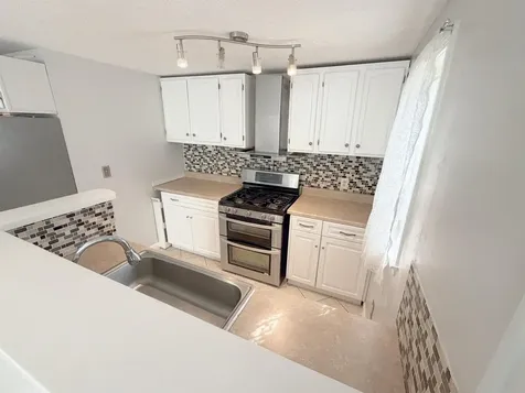 76 Ode Way Manchester NH 03103
