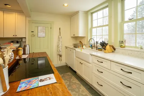 139 Hollow Wood Road Peacham VT 05862