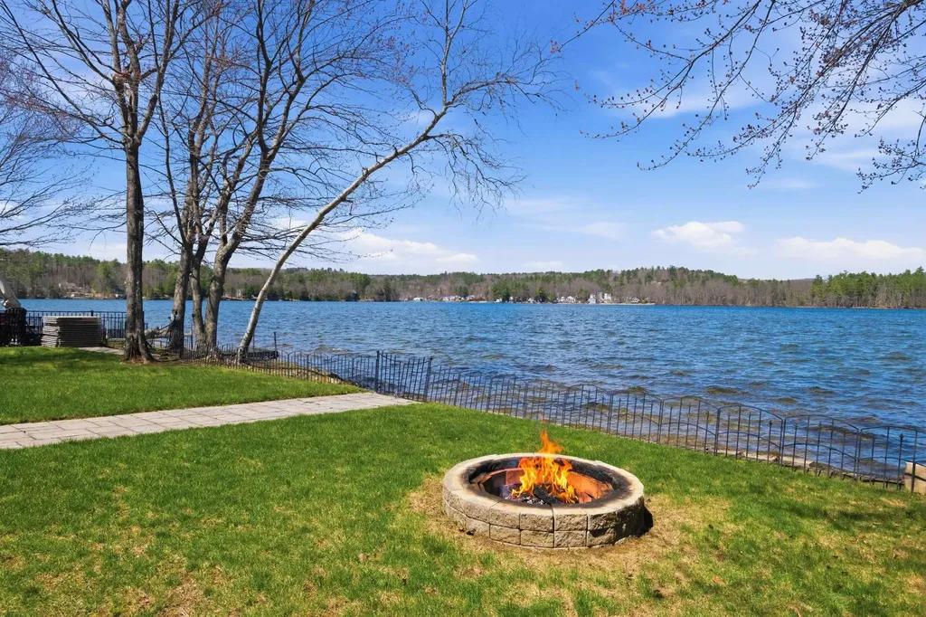 25 Morway Lane Belmont NH 03220