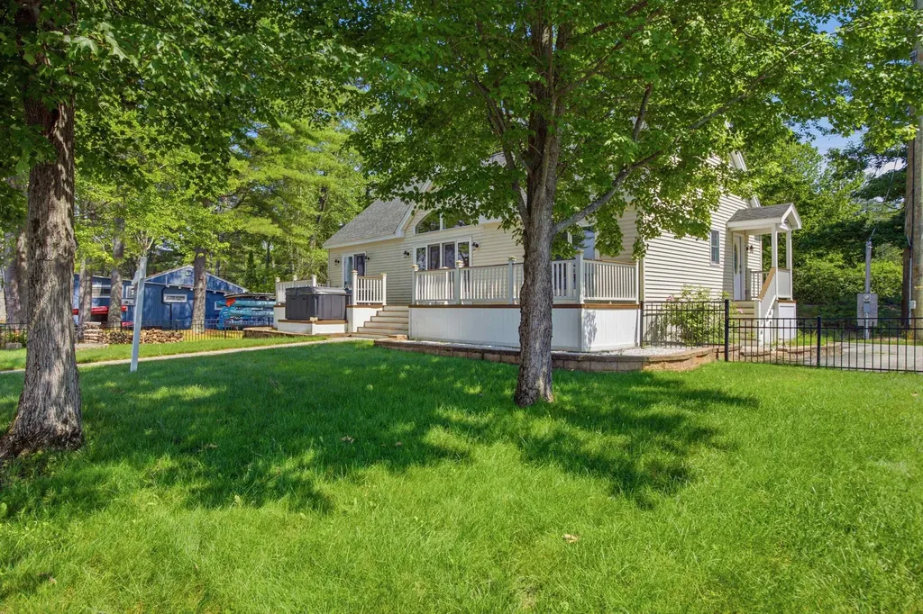 25 Morway Lane Belmont NH 03220