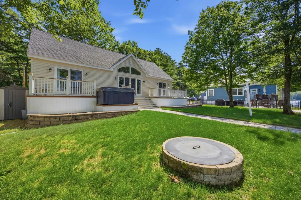 25 Morway Lane Belmont NH 03220