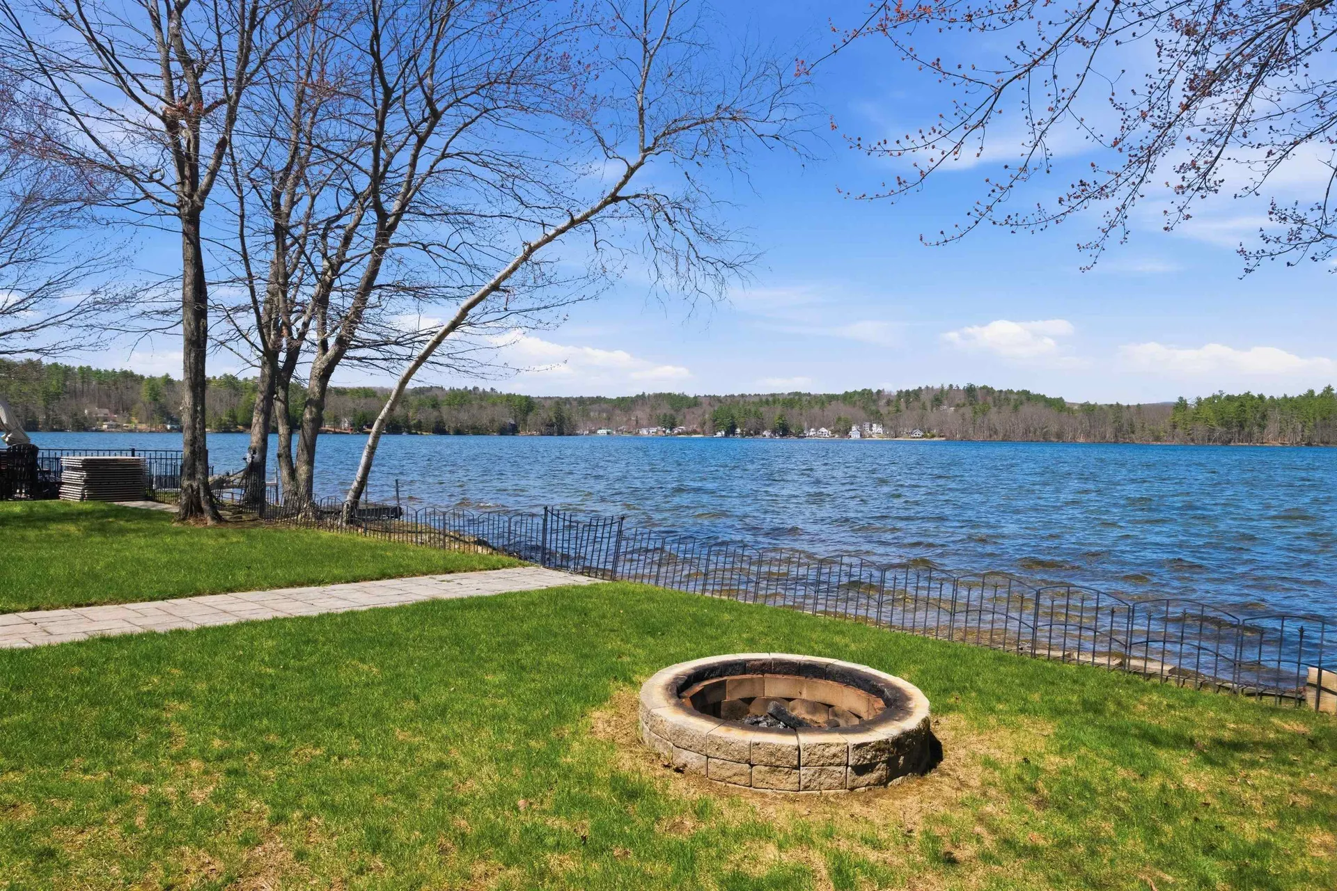 25 Morway Lane Belmont NH 03220
