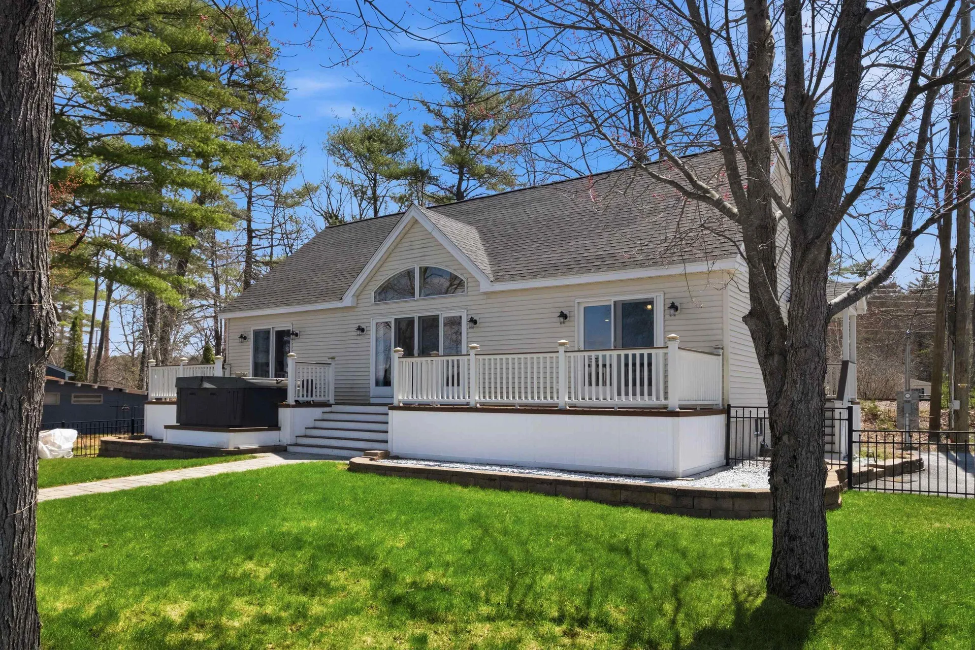 25 Morway Lane Belmont NH 03220