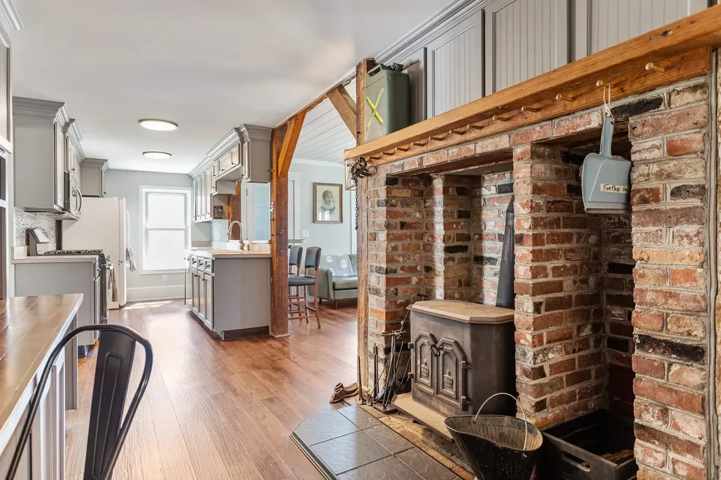 33 Exeter Road Hampton NH 03842