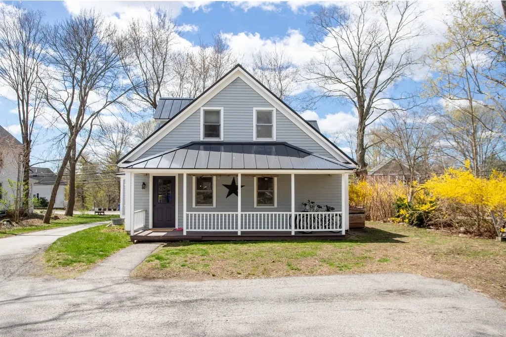 33 Exeter Road Hampton NH 03842