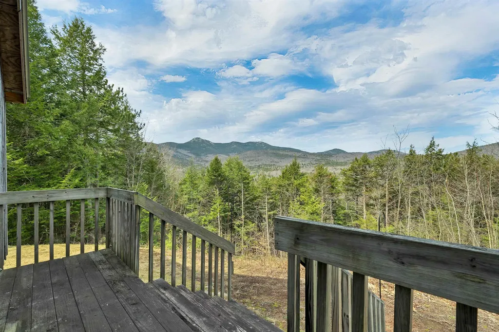 17 Croto Lane Albany NH 03818