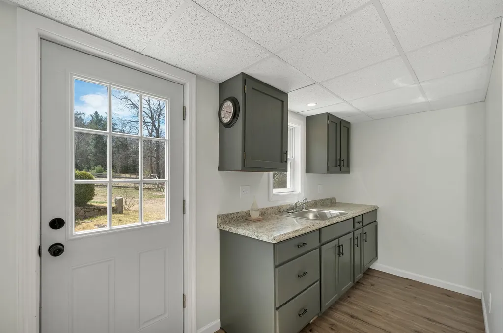17 Croto Lane Albany NH 03818
