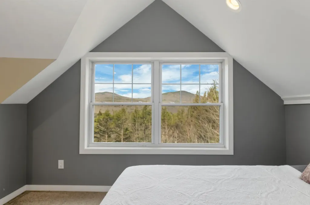 17 Croto Lane Albany NH 03818