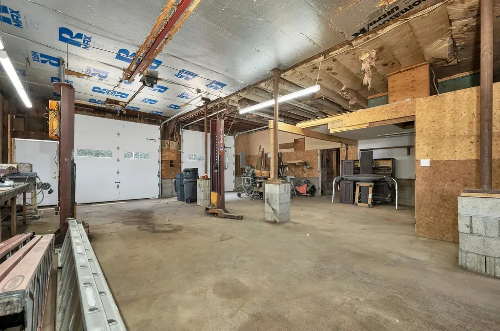 17 Croto Lane Albany NH 03818