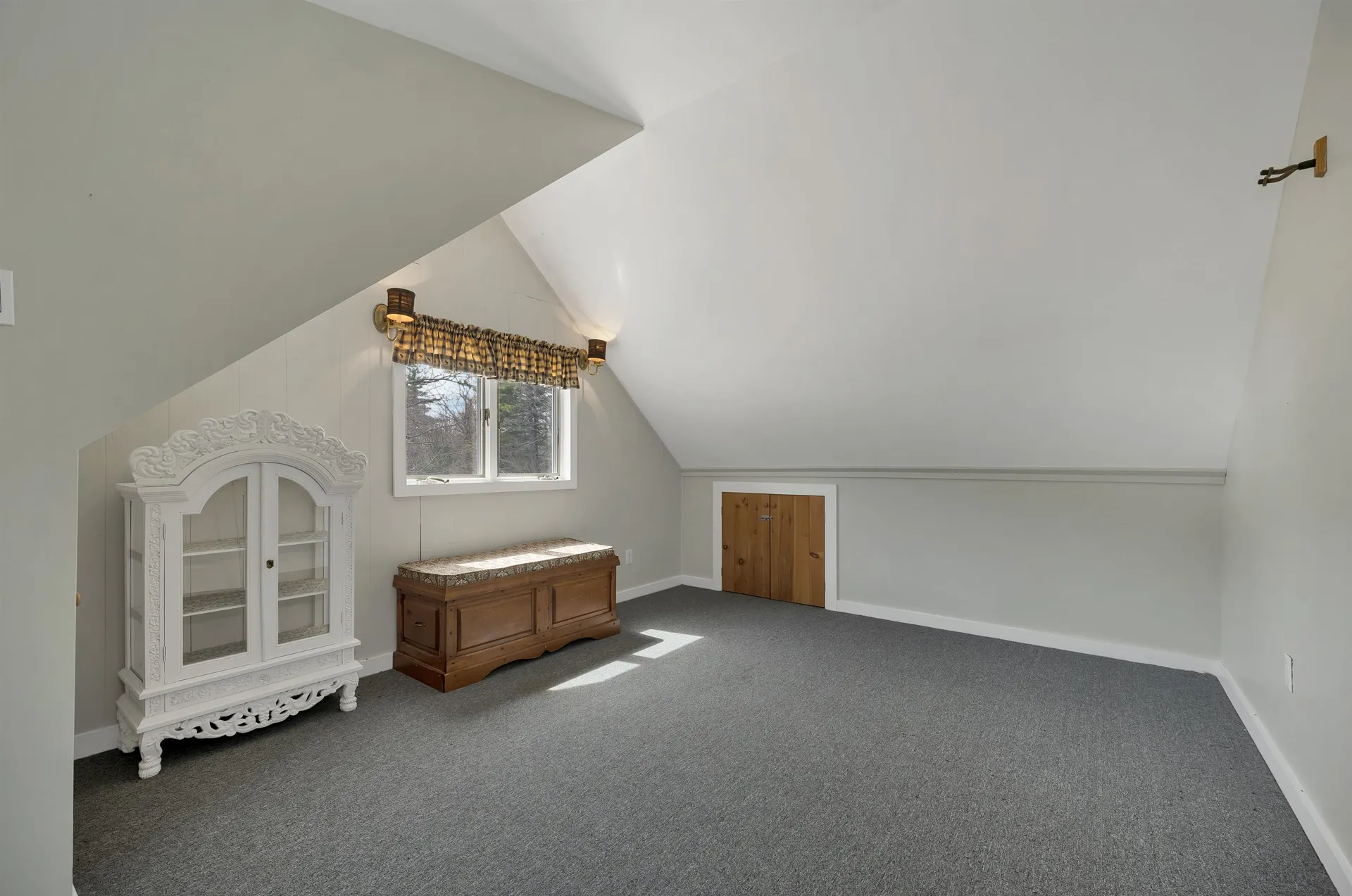17 Croto Lane Albany NH 03818