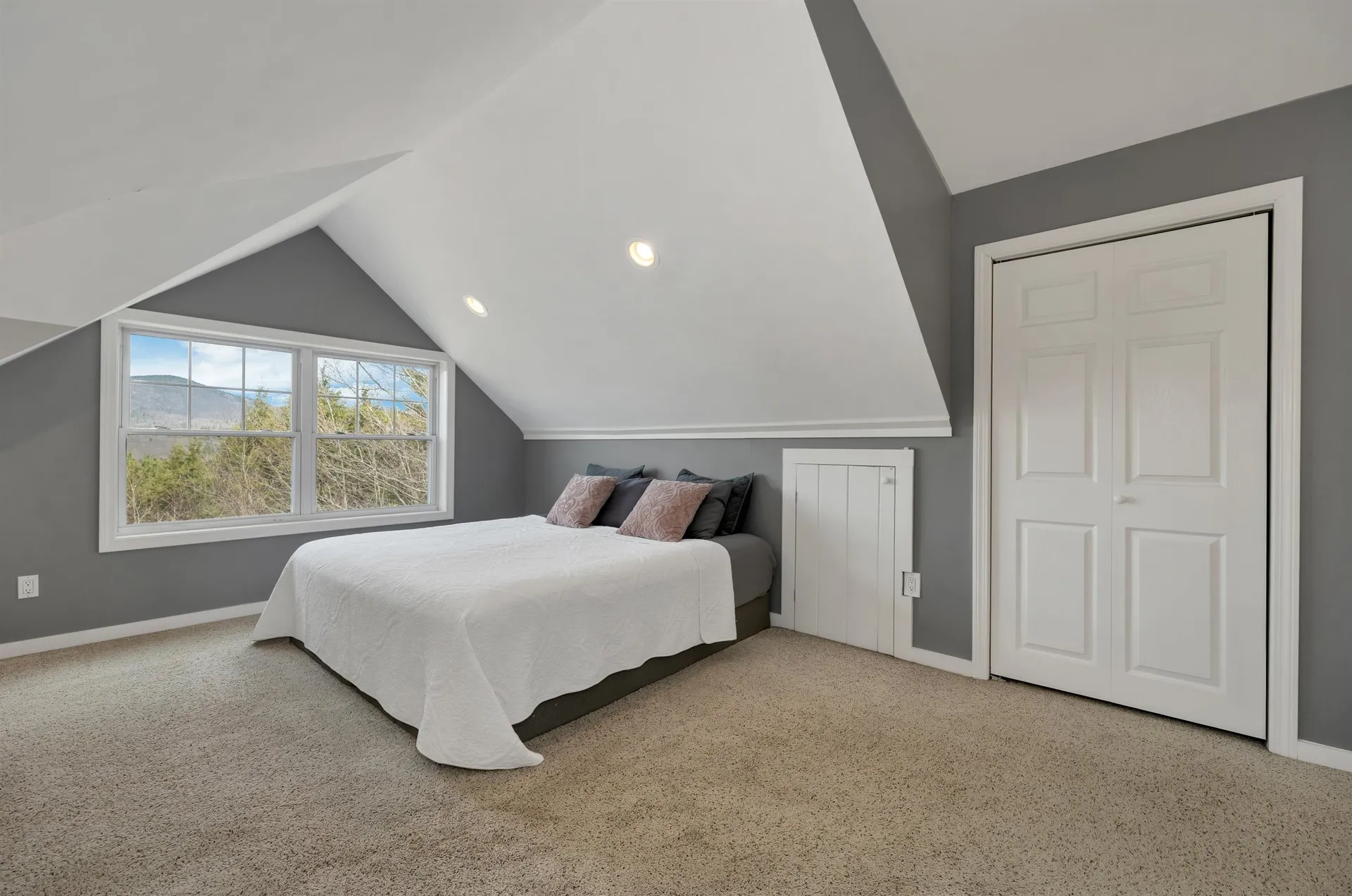17 Croto Lane Albany NH 03818