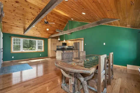 17 Croto Lane Albany NH 03818