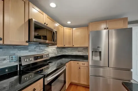 17 Croto Lane Albany NH 03818