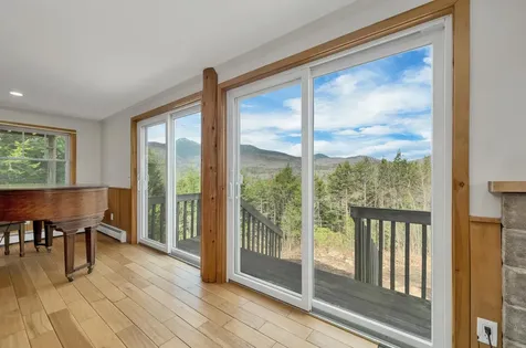 17 Croto Lane Albany NH 03818