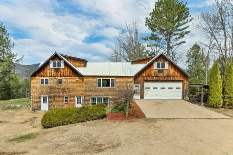 17 Croto Lane Albany NH 03818