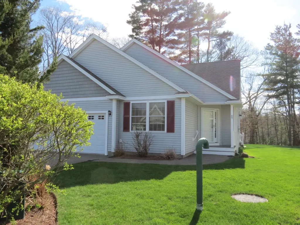 49 Jamesway Drive Litchfield NH 03051