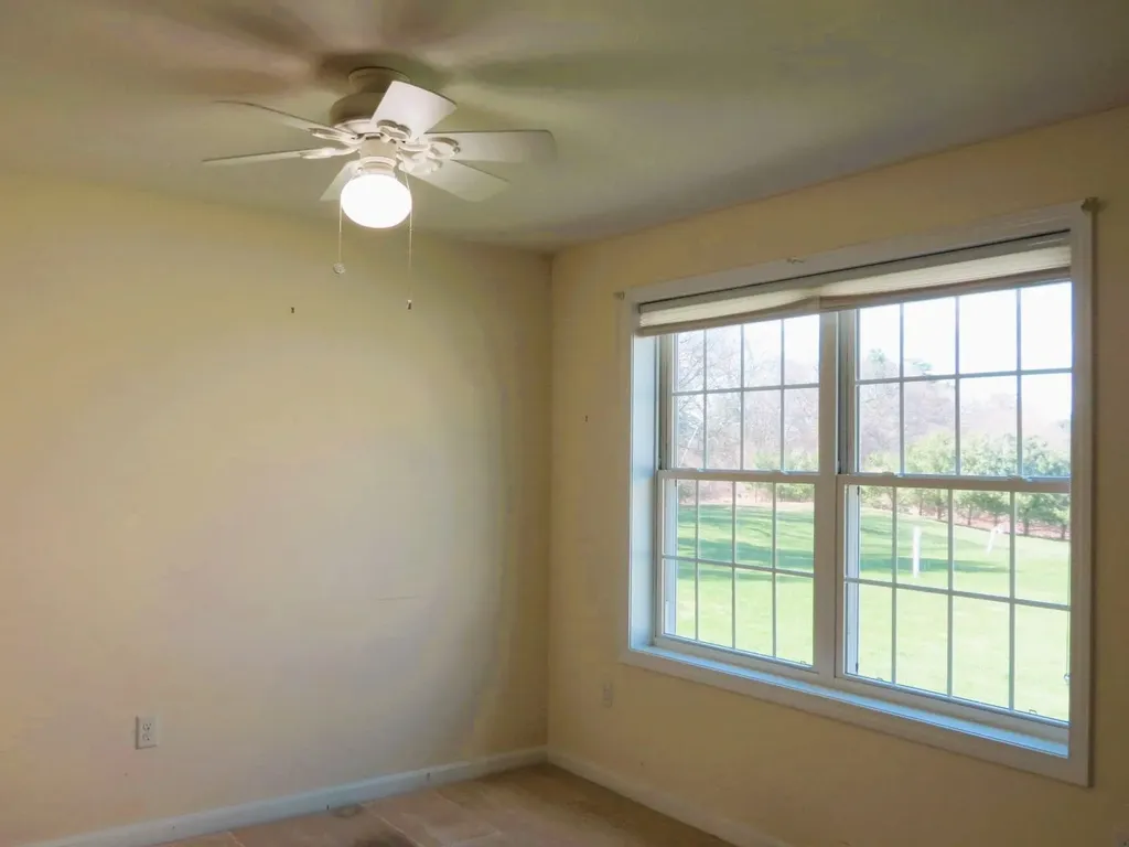 49 Jamesway Drive Litchfield NH 03051