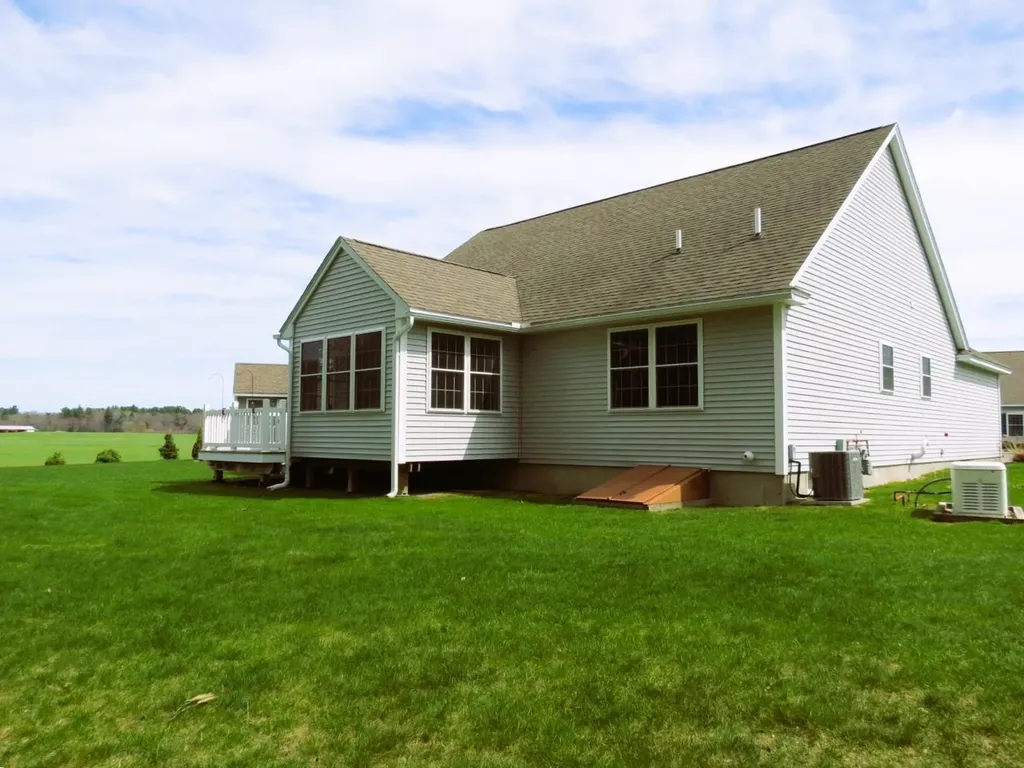 49 Jamesway Drive Litchfield NH 03051