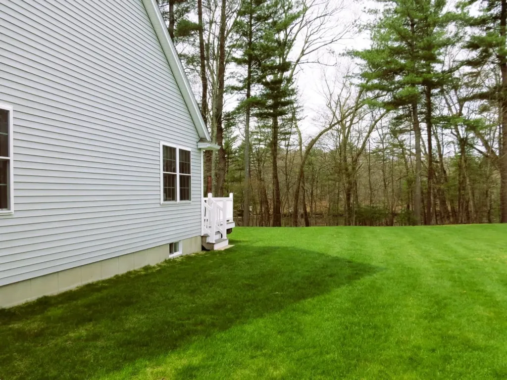 49 Jamesway Drive Litchfield NH 03051