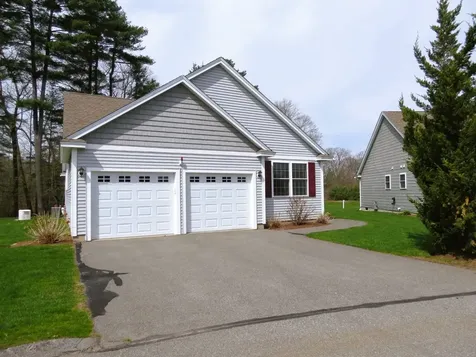 49 Jamesway Drive Litchfield NH 03051