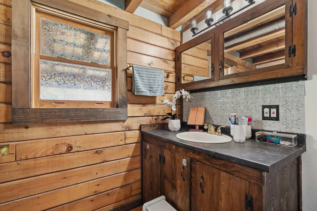124 Clarksville Road Tunbridge VT 05077