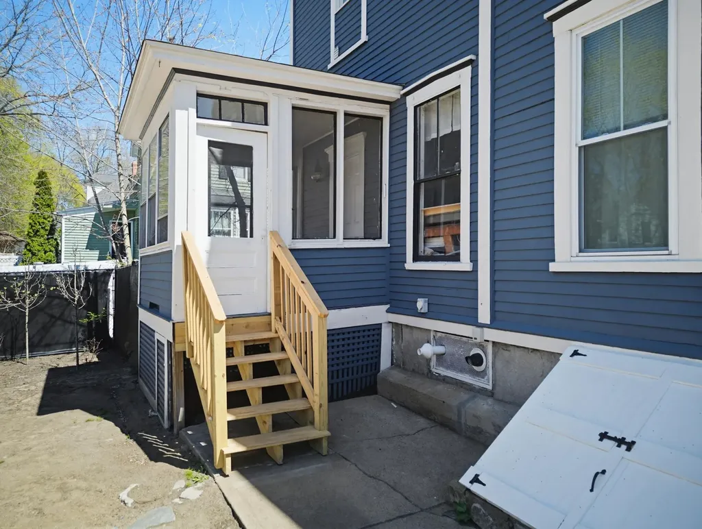 118 N Adams Street Manchester NH 03104