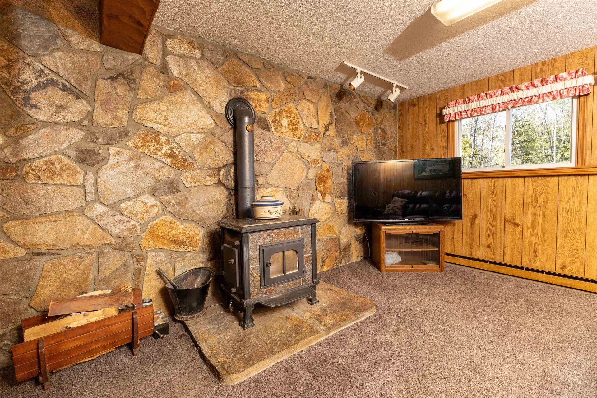 264 Ceda Road Charlestown NH 03603