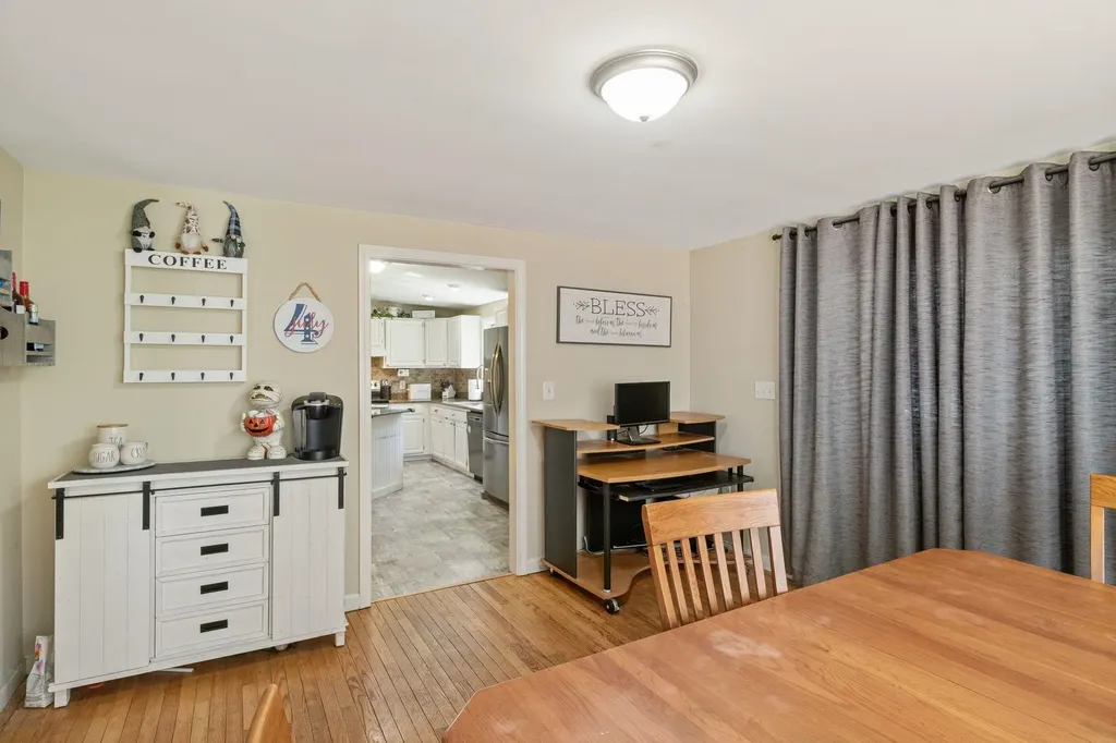 41 Friar Tuck Way Wolfeboro NH 03894