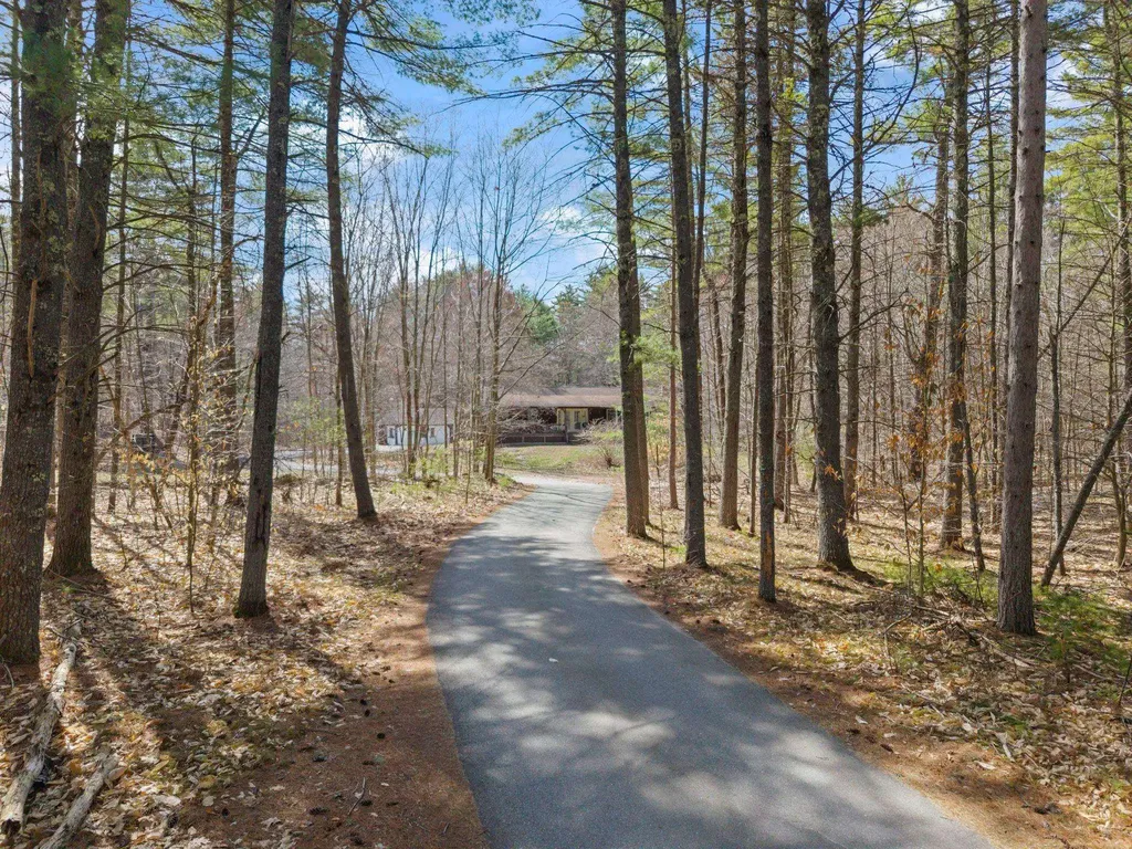 41 Friar Tuck Way Wolfeboro NH 03894