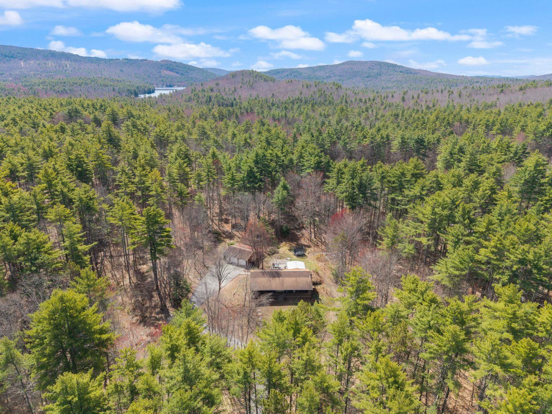 41 Friar Tuck Way Wolfeboro NH 03894