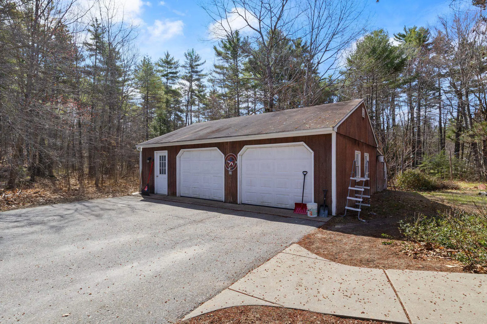 41 Friar Tuck Way Wolfeboro NH 03894