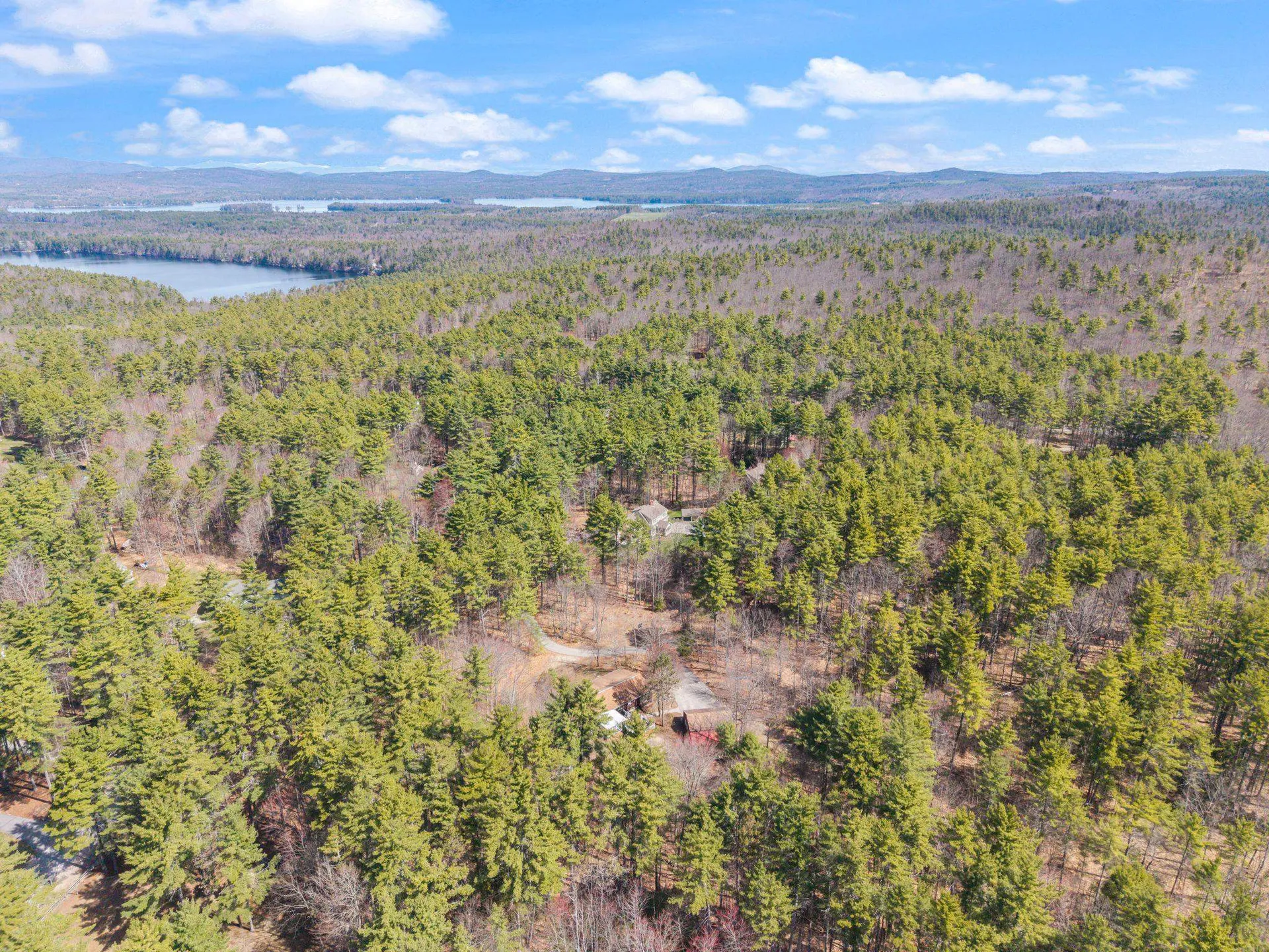 41 Friar Tuck Way Wolfeboro NH 03894