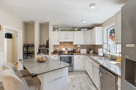 41 Friar Tuck Way Wolfeboro NH 03894