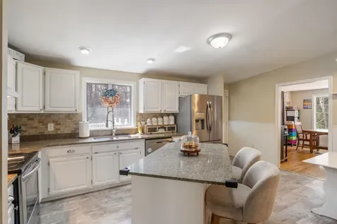 41 Friar Tuck Way Wolfeboro NH 03894