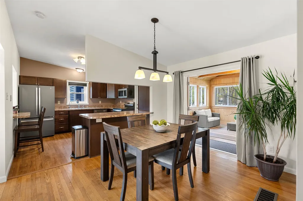 152 Dracut Road Hudson NH 03051