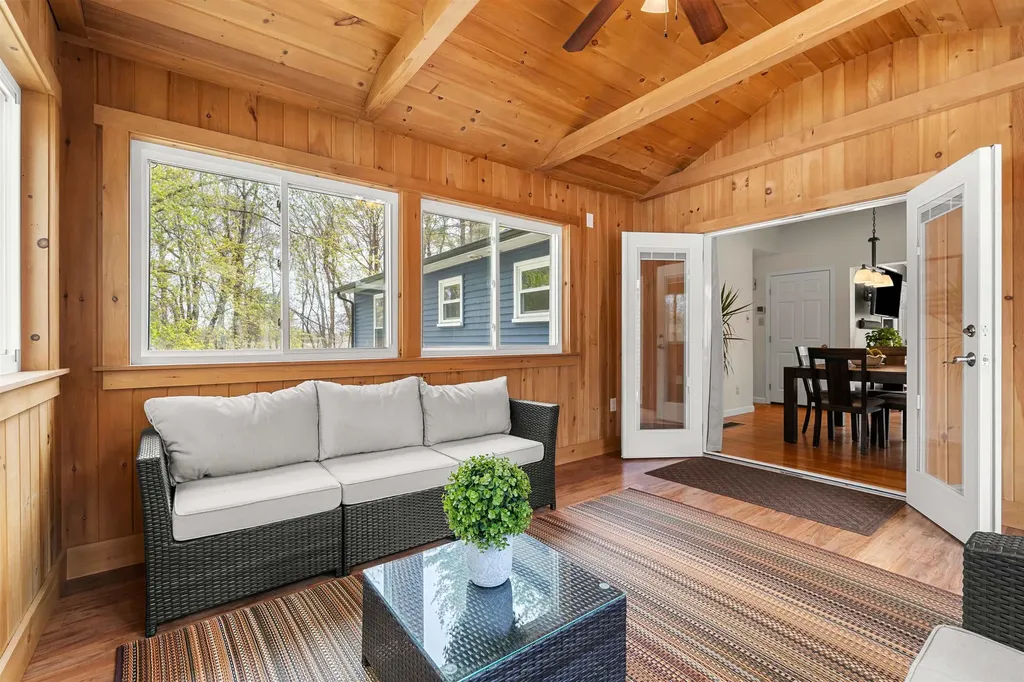 152 Dracut Road Hudson NH 03051