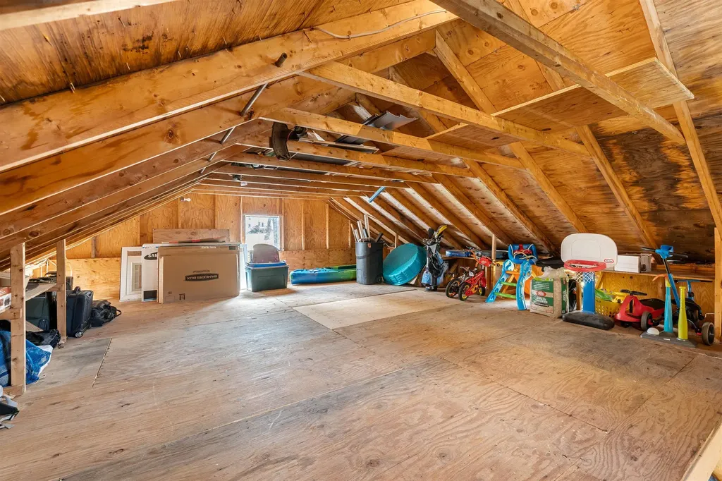 152 Dracut Road Hudson NH 03051