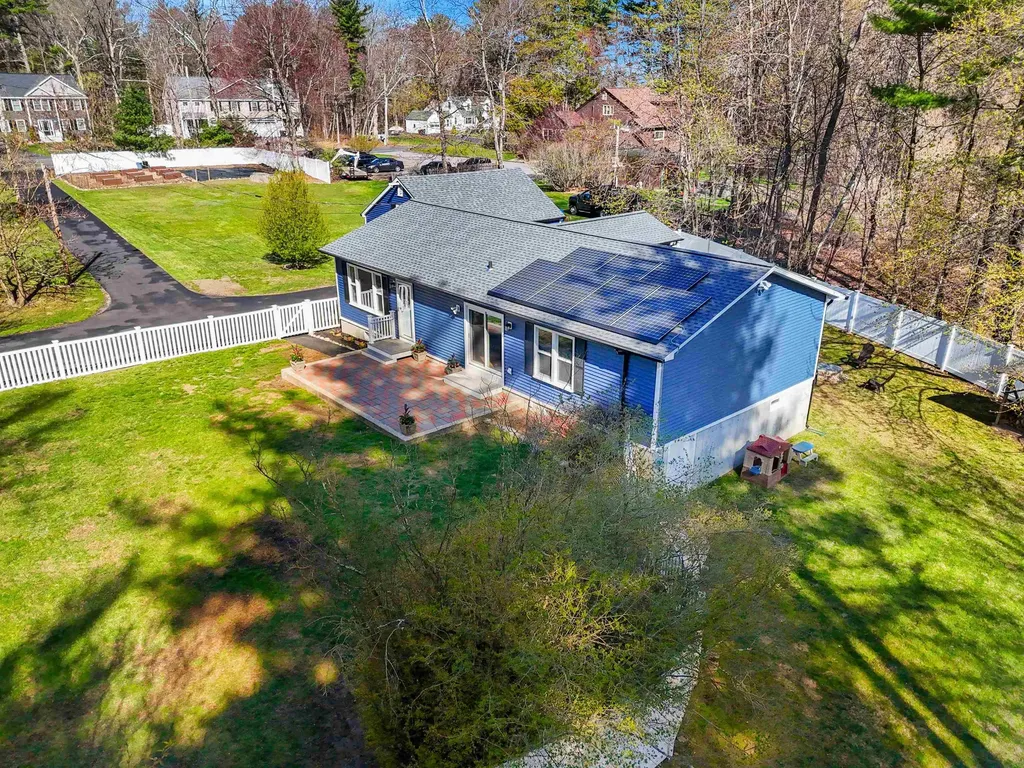 152 Dracut Road Hudson NH 03051