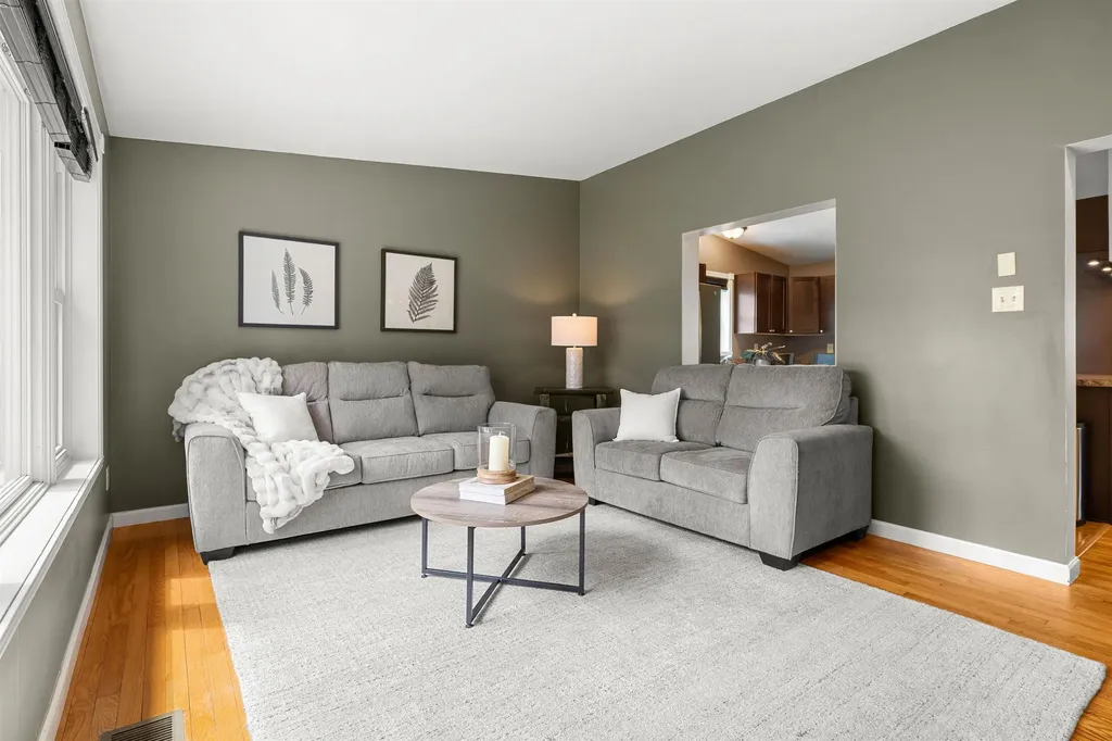 152 Dracut Road Hudson NH 03051