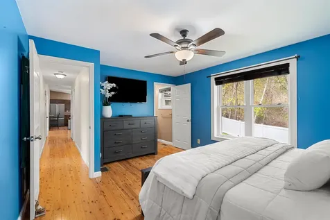 152 Dracut Road Hudson NH 03051