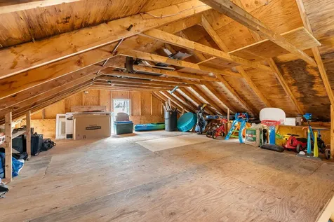 152 Dracut Road Hudson NH 03051